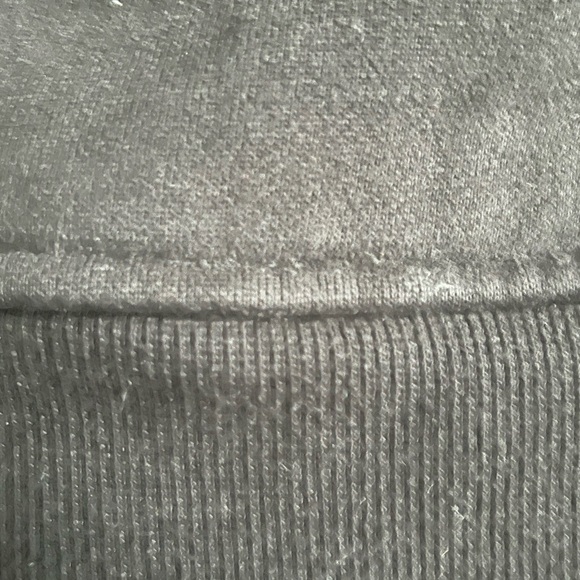 SCUBA HOODIE Lululemon *Lux Ruffle Black* SIZE 6
Limited Edition Hiver 2013 - Picture 12 of 13